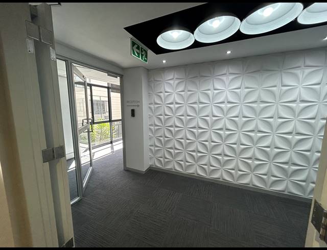 160M² BUILDING TO LET IN TYGER VALLEY